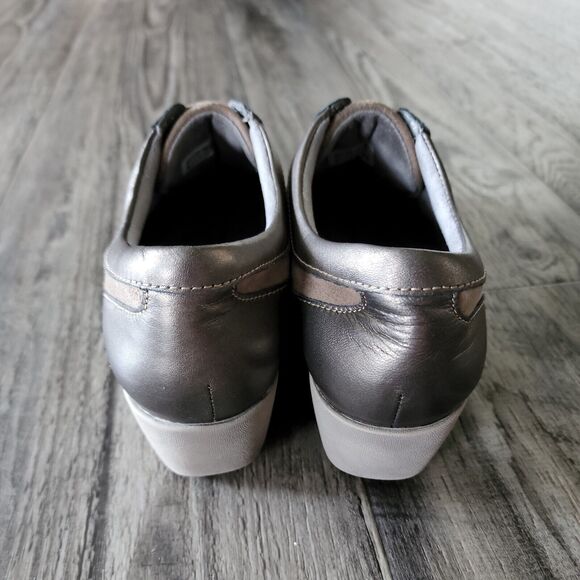 CLARKS Brown Suede Elastic Strap Oxfords Wedge Heel Walking Shoes Sneakers Sz 7 - Picture 5 of 7